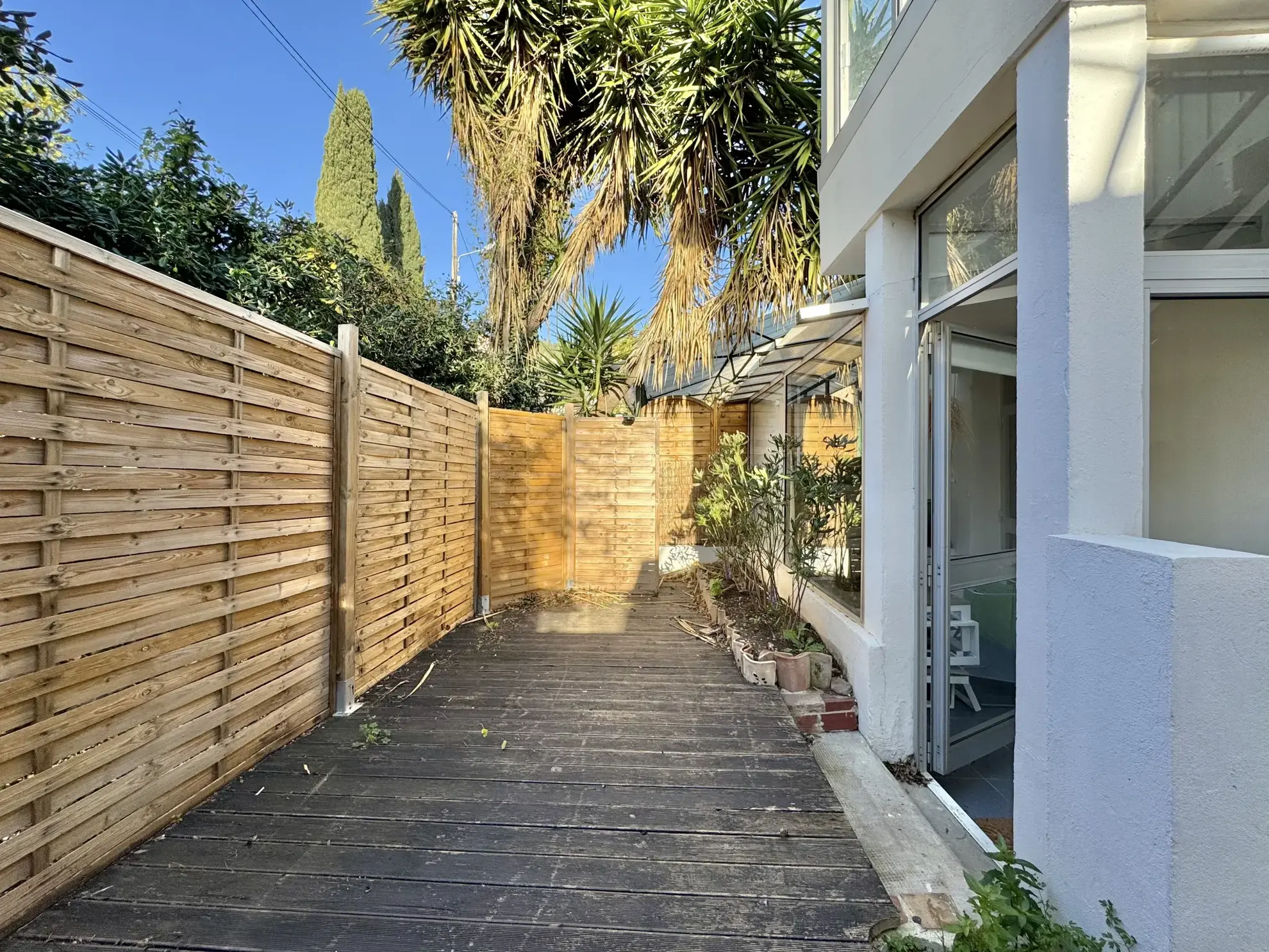 Appartement T3 avec terrasse à Hyères, quartier prisé 