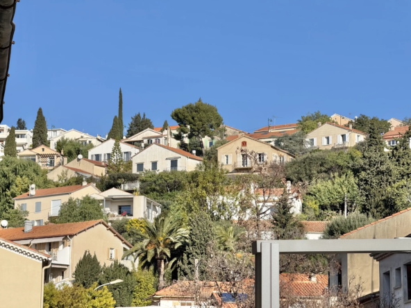 Appartement T3 avec terrasse à Hyères, quartier prisé