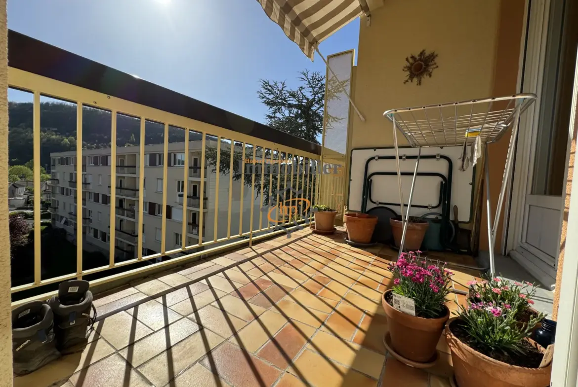 Appartement avec terrasse à vendre à Saint Affrique 