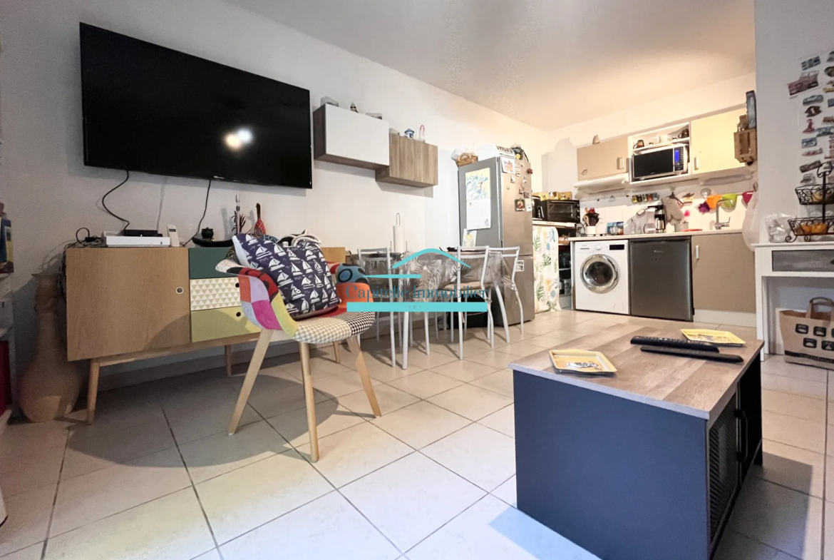 À vendre : Appartement T2 avec balcon et stationnement à Sète 