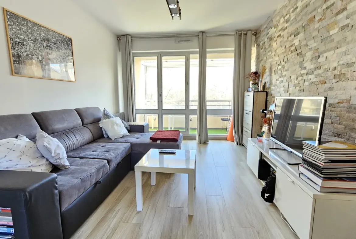 À vendre : Appartement Type 2 rénové à Rennes avec balcon et garage 