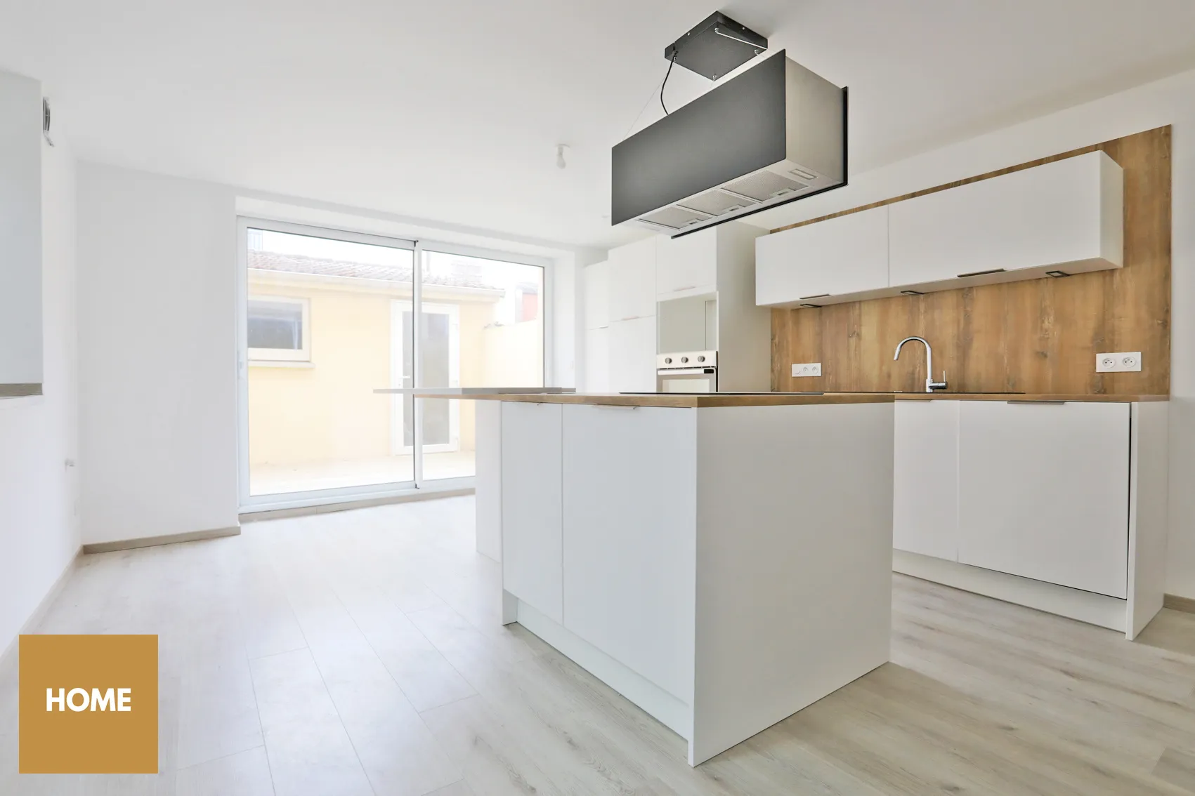 Maison Style Loft Rénovée à Nancy - 130 m² avec Patio 