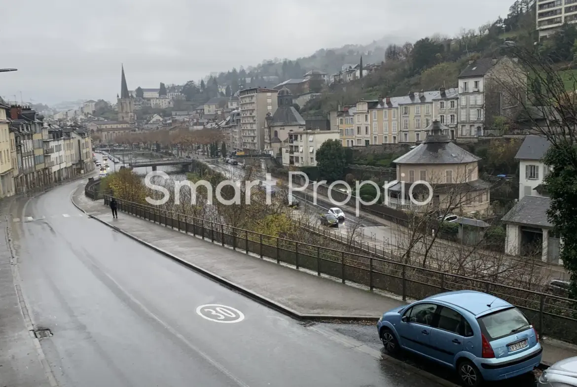 À Tulle, maison à vendre de 97 m² avec 3 garages et jardinet 