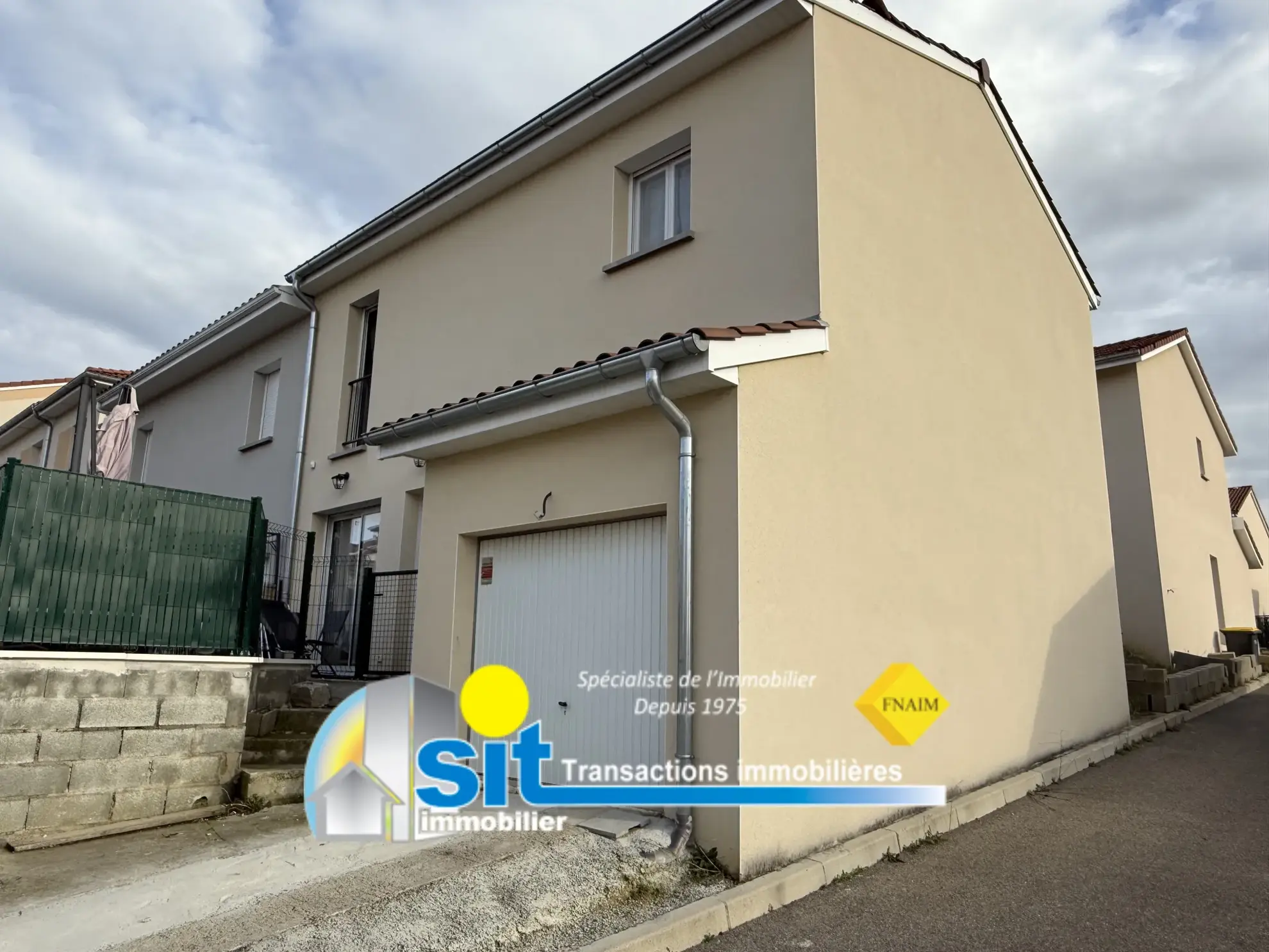 Villa moderne à vendre à Estrablin, 3 chambres, proche Vienne 