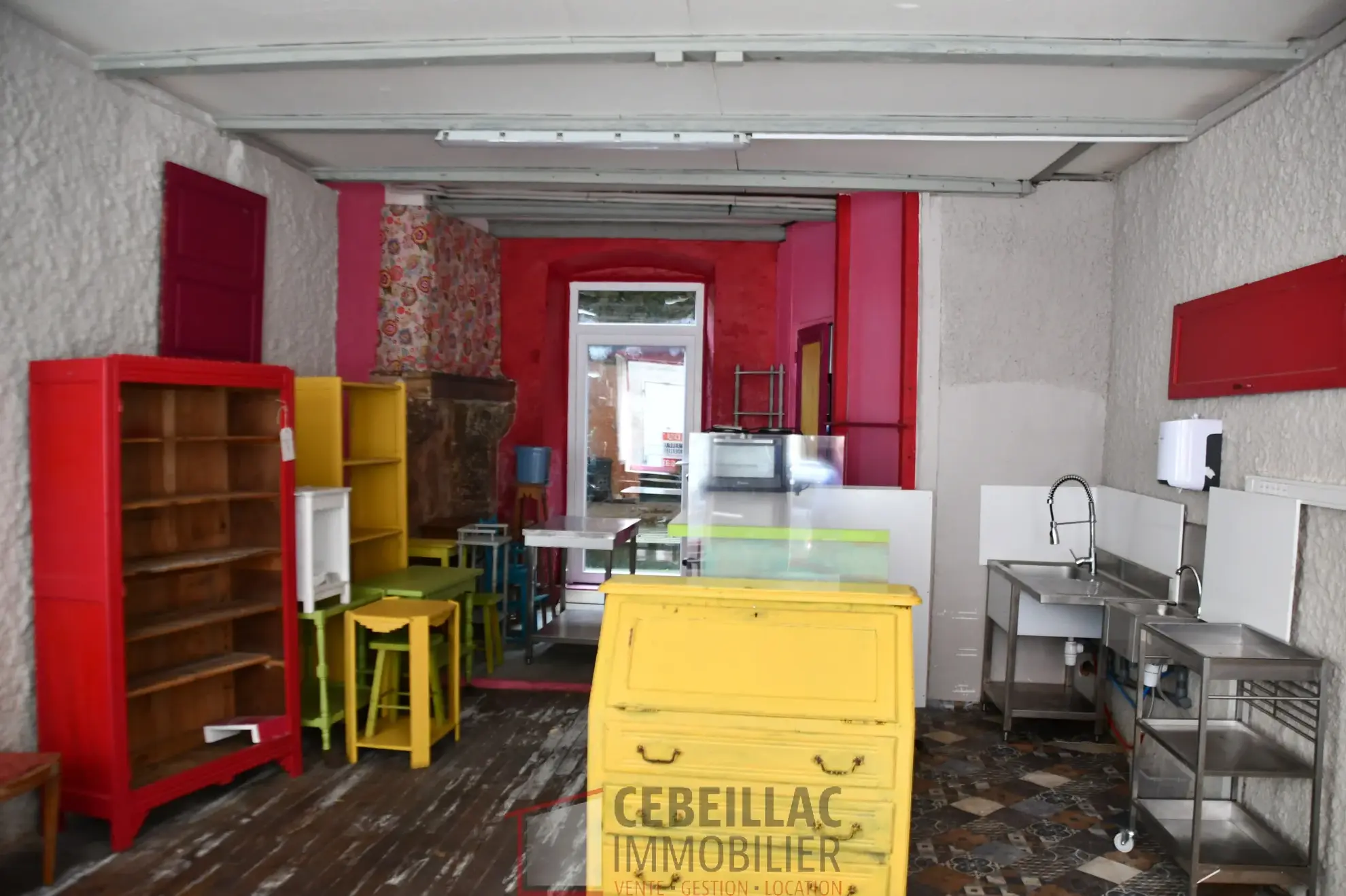 Immeuble avec local commercial en vente à La Chaise-Dieu 