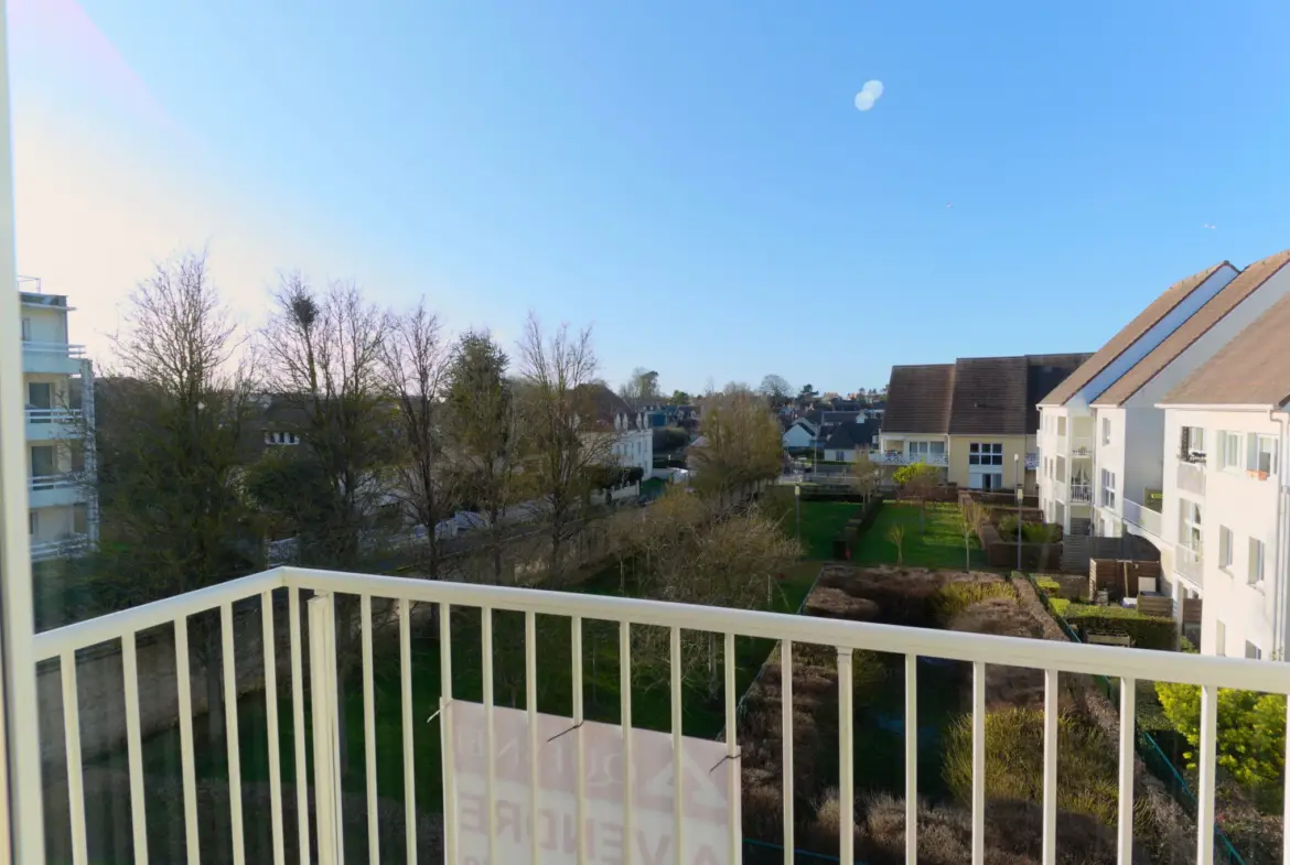 Appartement T3 avec balcon et stationnement à Douvres la Délivrande 