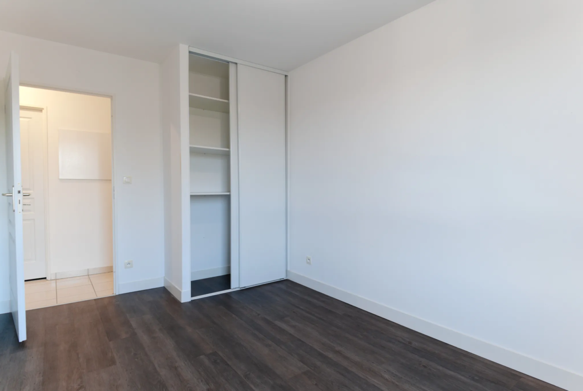 Appartement T3 avec balcon et stationnement à Douvres la Délivrande 