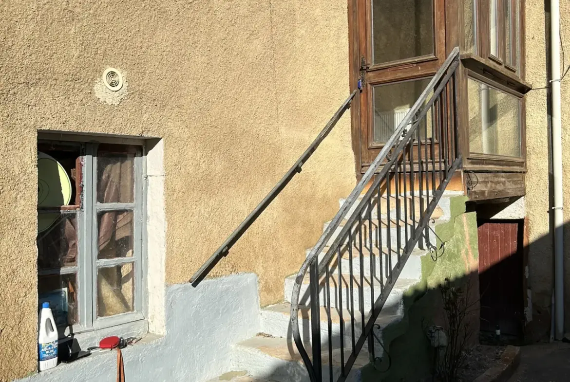 Charmante maison de village à Fleurie, à rénover 