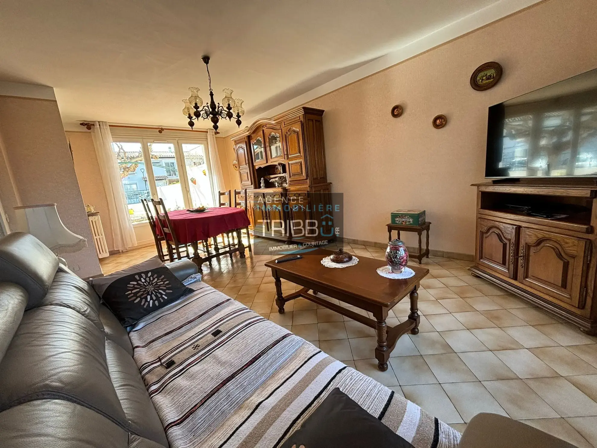 Villa à vendre à Pollestres avec 3 chambres, garage et jardin 