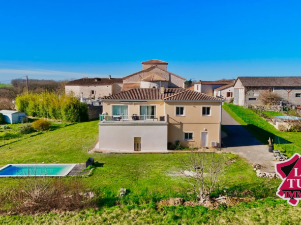 Maison contemporaine avec piscine chauffée à Massoules